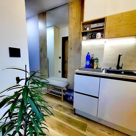 12 - Apartman *